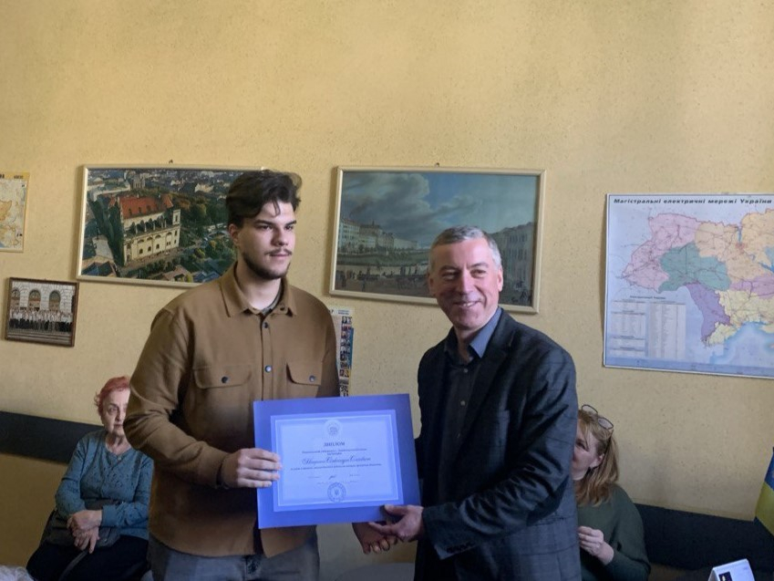 Фото з нагородження переможців