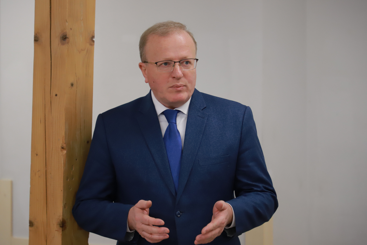 Фото з відкриття школи