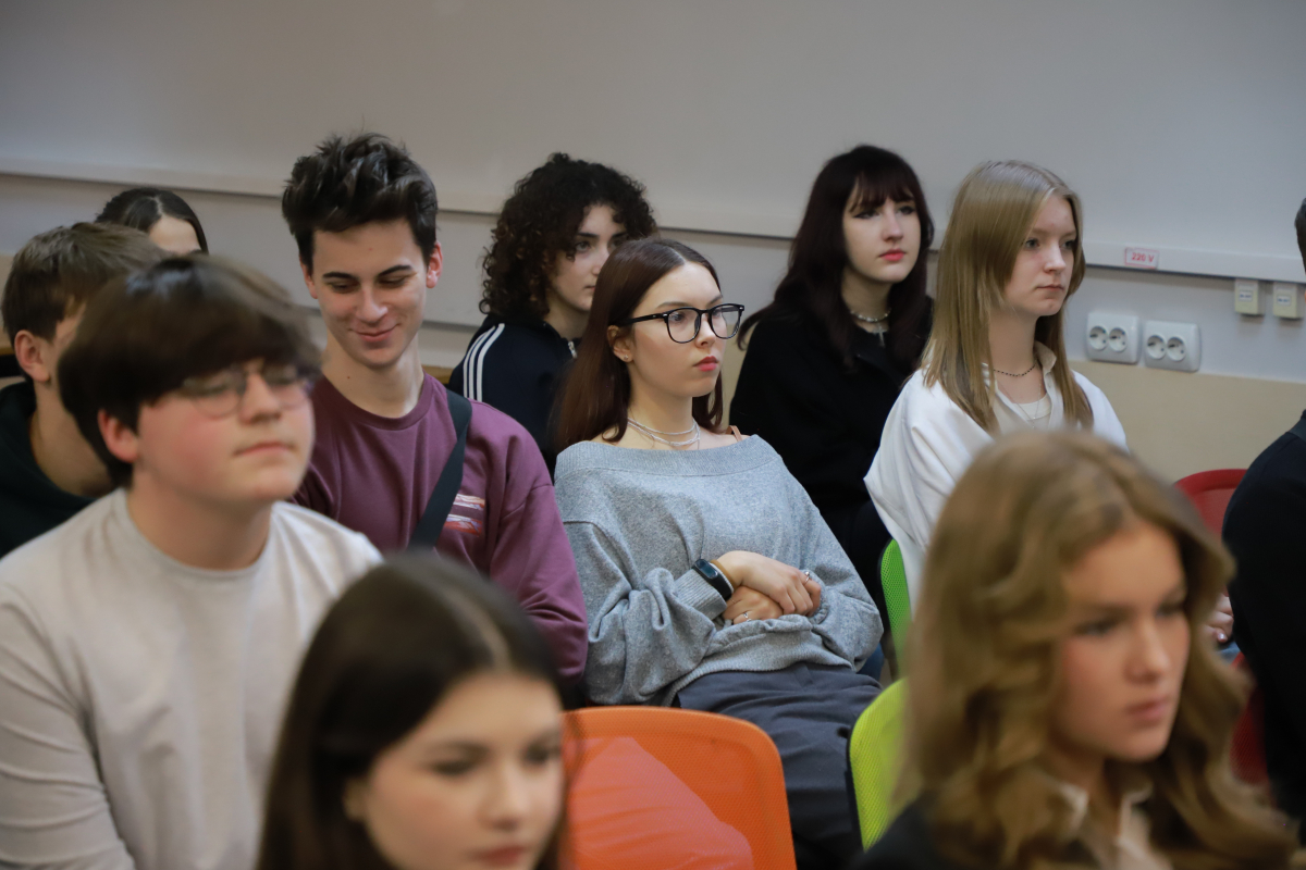 Фото з відкриття школи