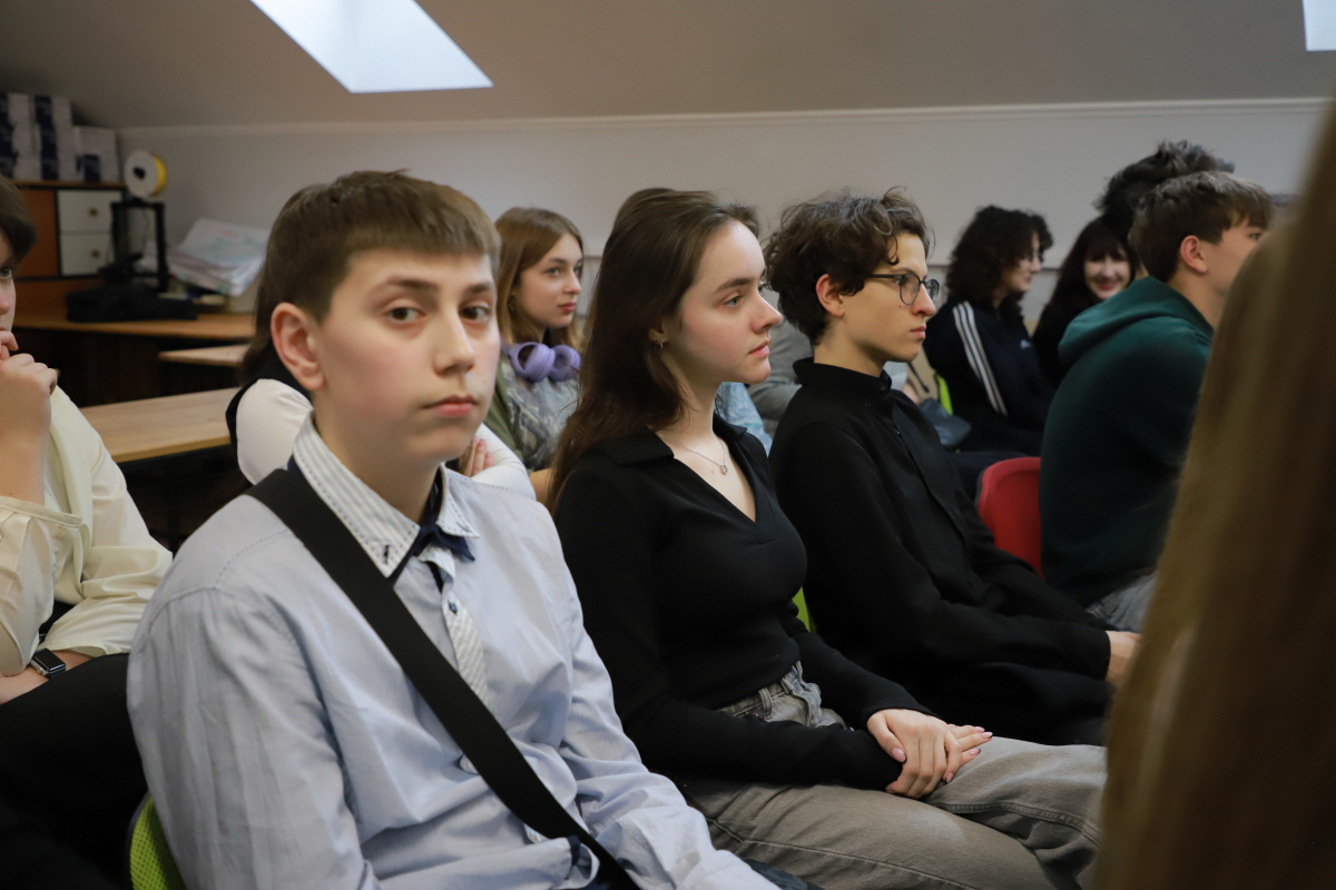 Фото з відкриття школи