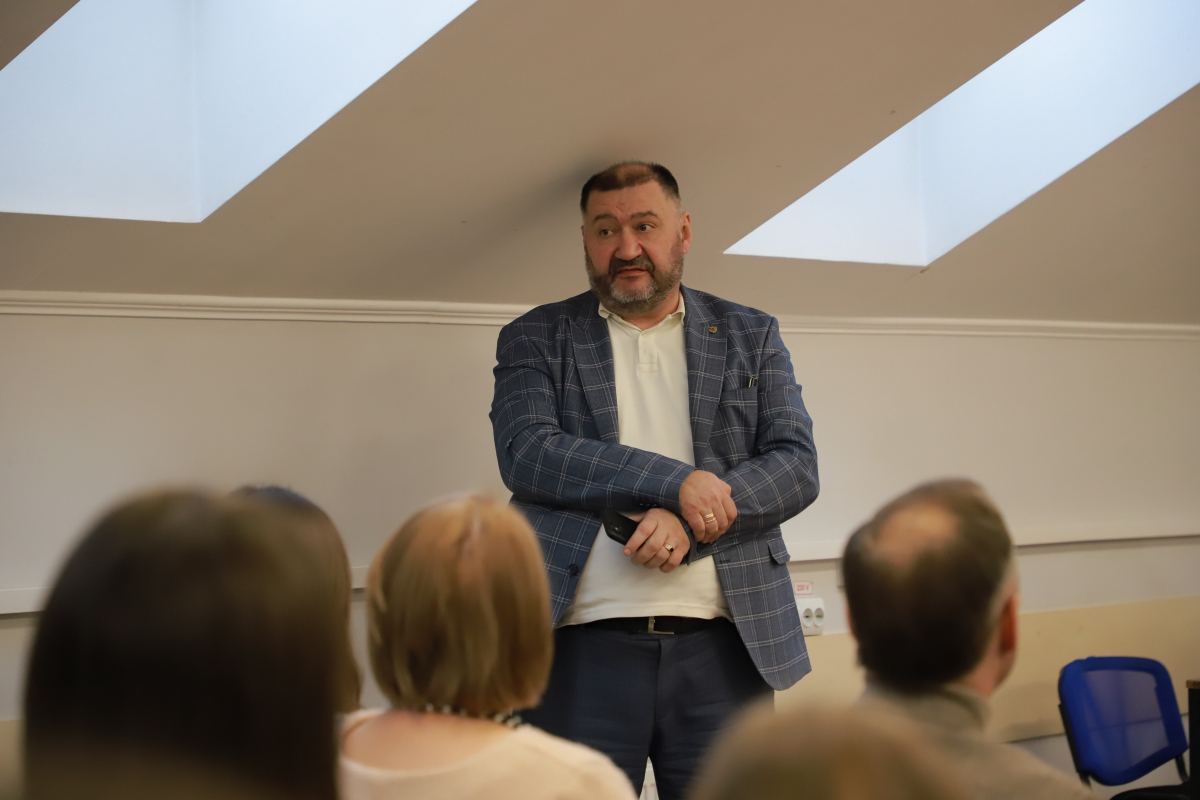 Фото з відкриття школи