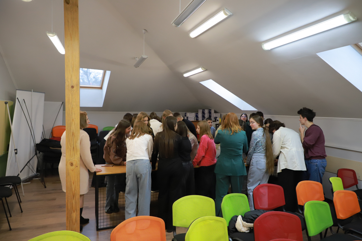 Фото з відкриття школи