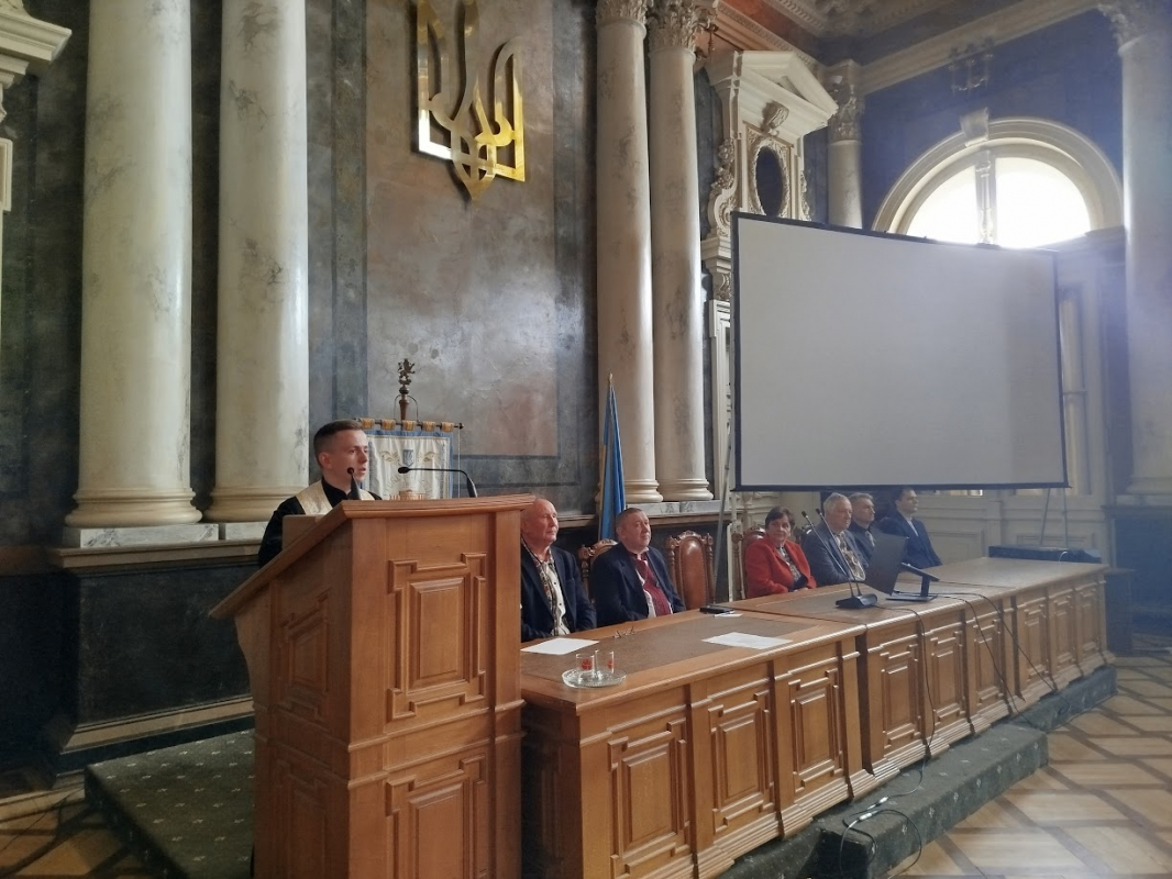 Фото із вручення дипломів