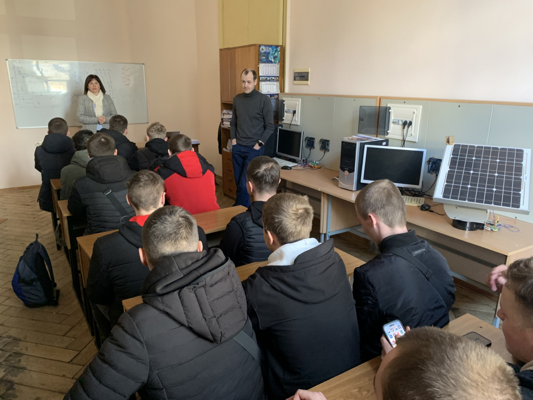 Фото із зустрічі в ІЕСК