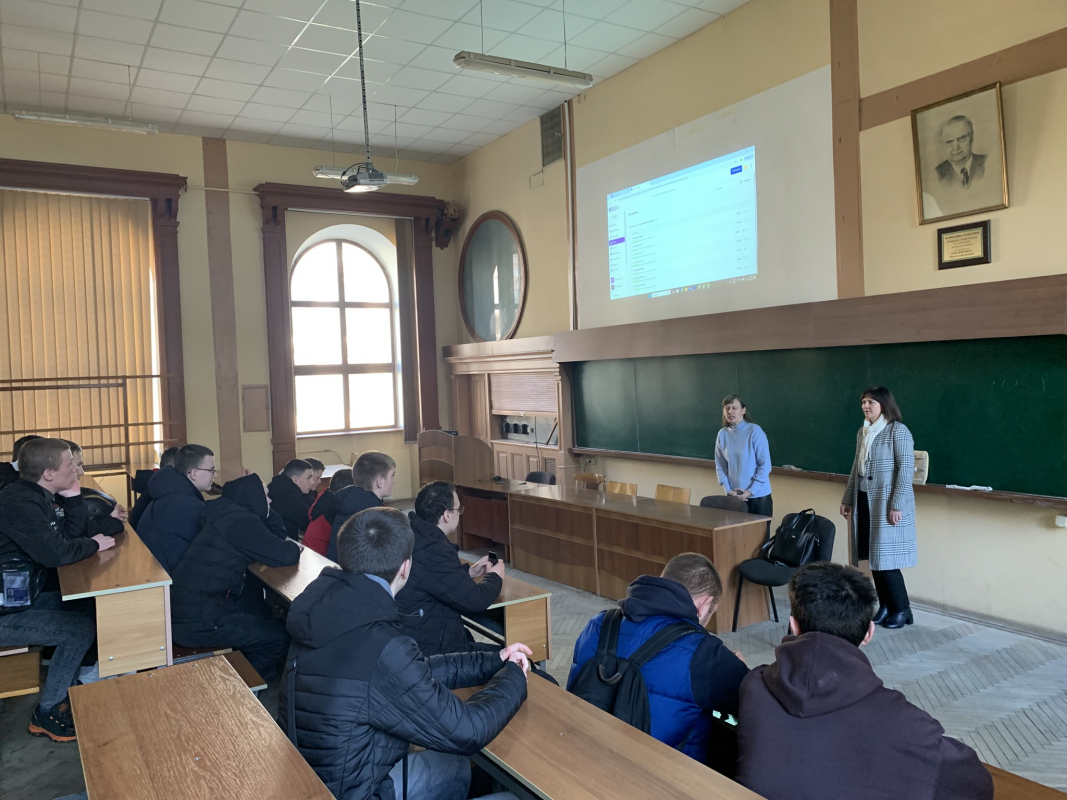 Фото із зустрічі в ІЕСК