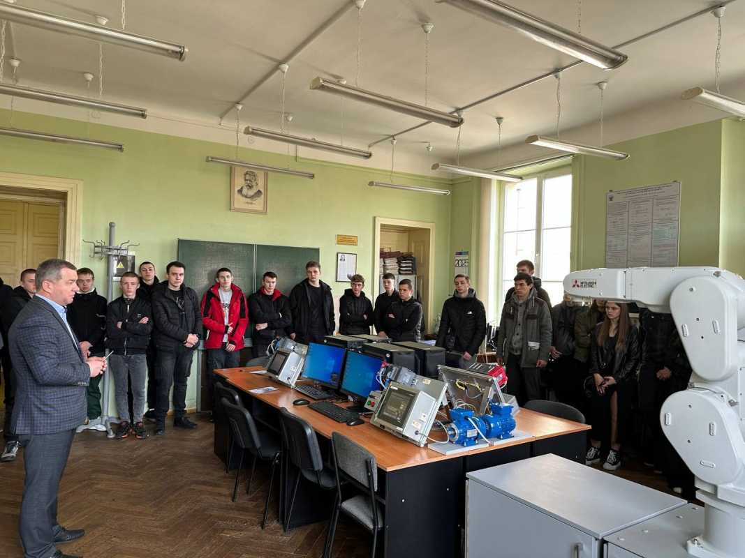 Фото із зустрічі в ІЕСК