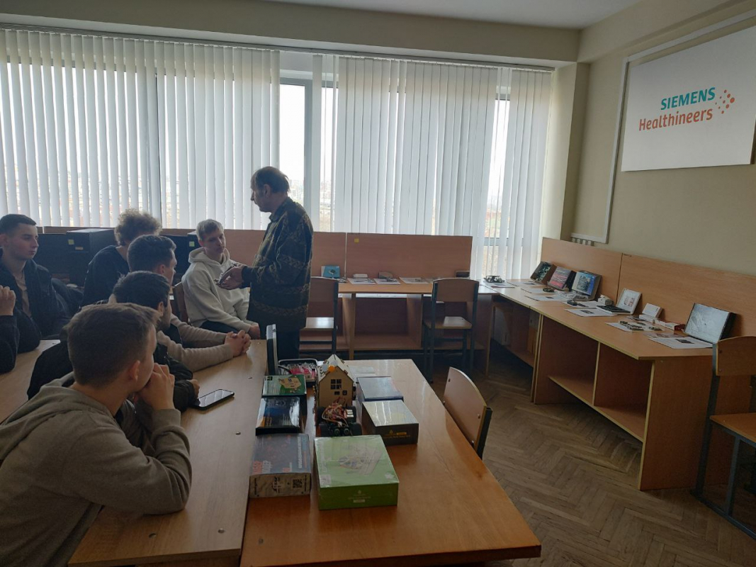 Фото із Дня відкритих дверей