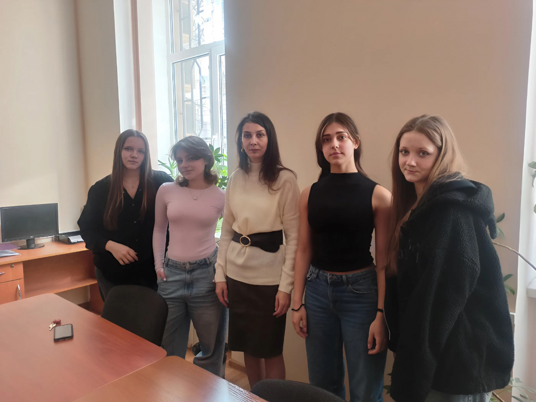 Фото із заходу