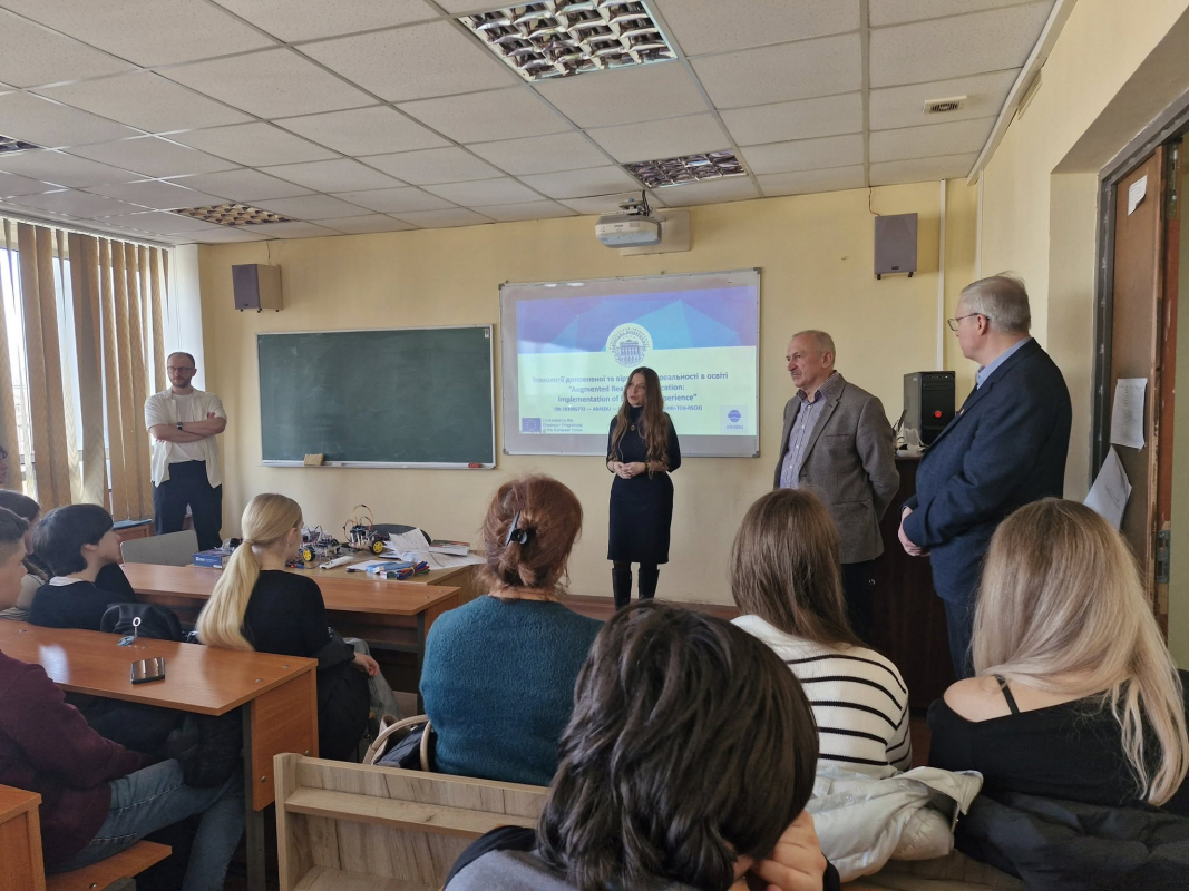 Фото із Дня відкритих дверей