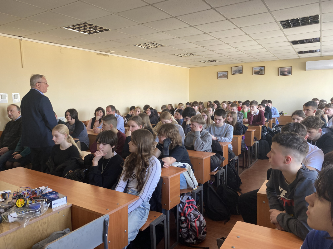 Фото із Дня відкритих дверей