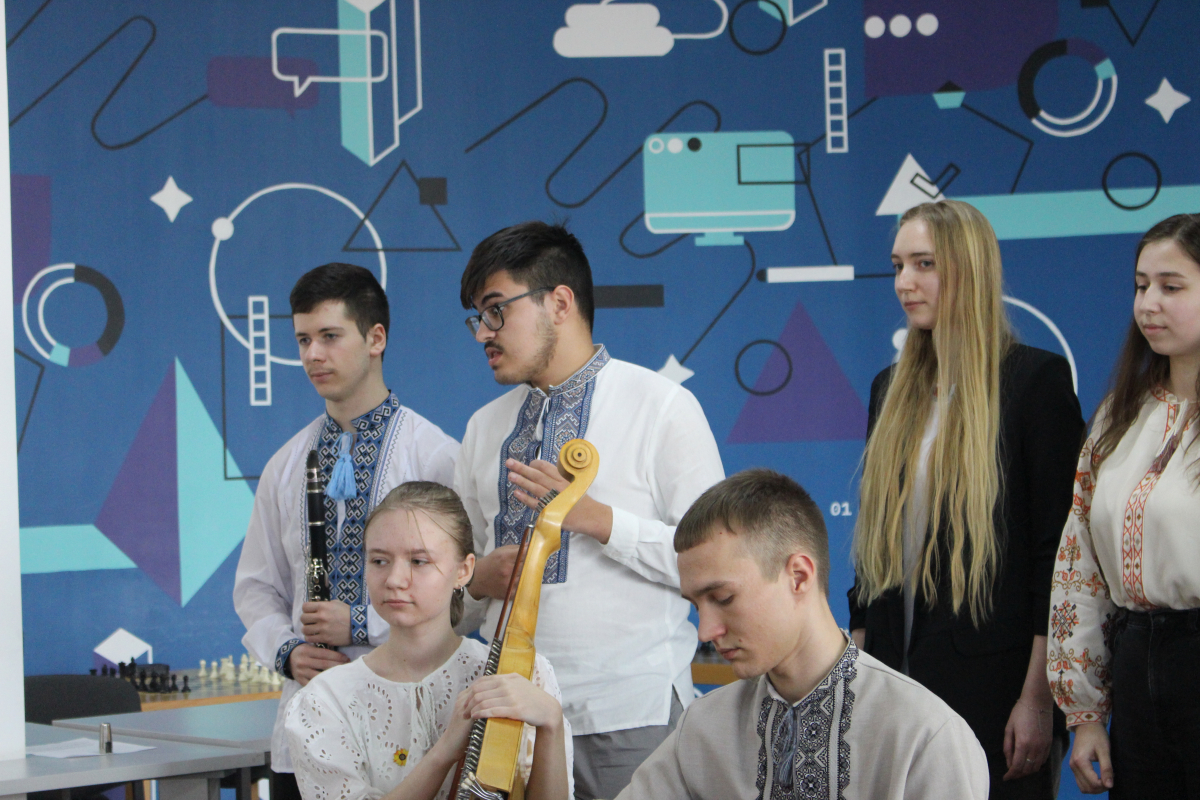 Фото із заходу в бібліотеці