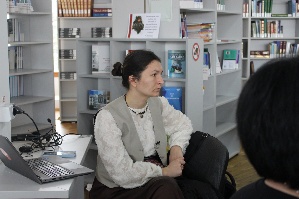 Фото із заходу в бібліотеці