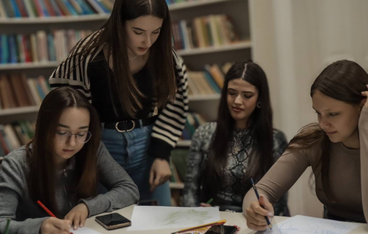 Юліана Савицька з колегами