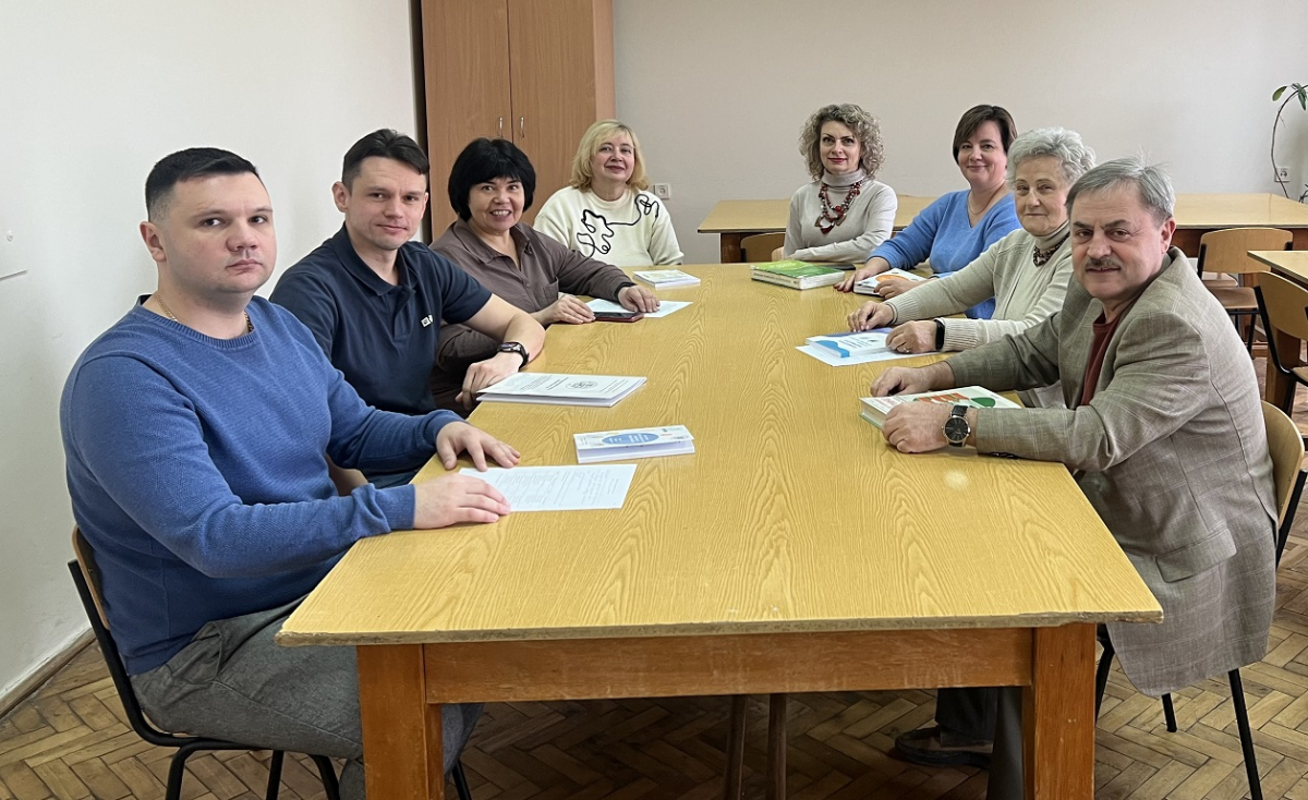 Фото із круглого столу