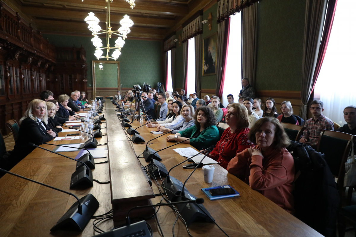 Фото із симпозіуму