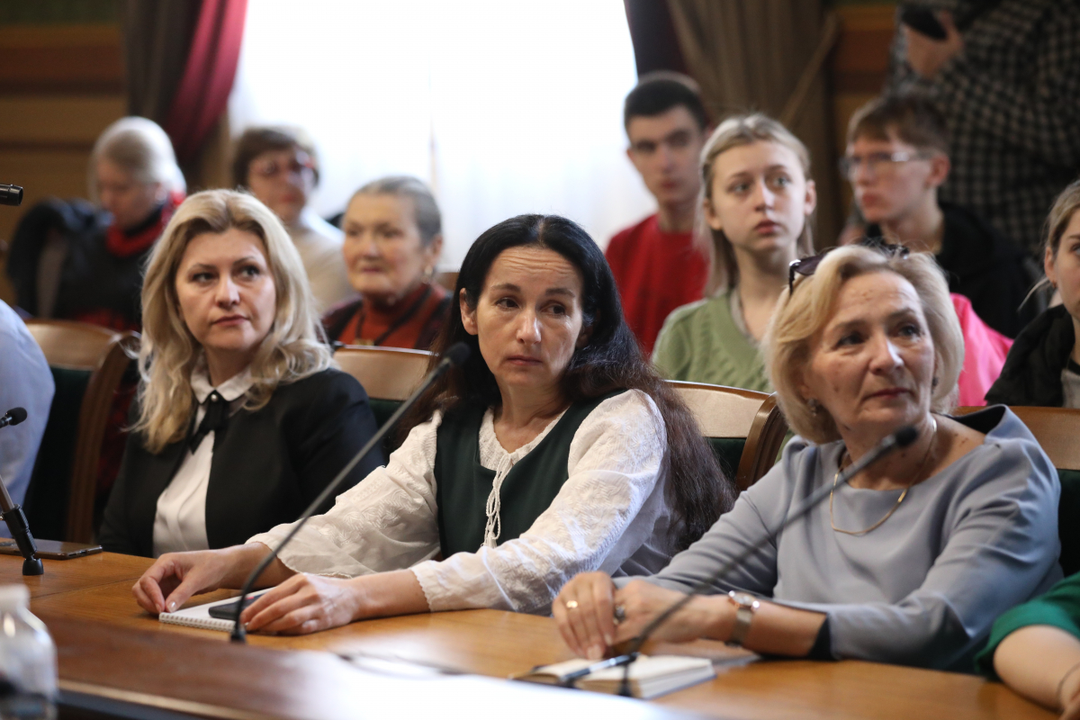 Фото із симпозіуму