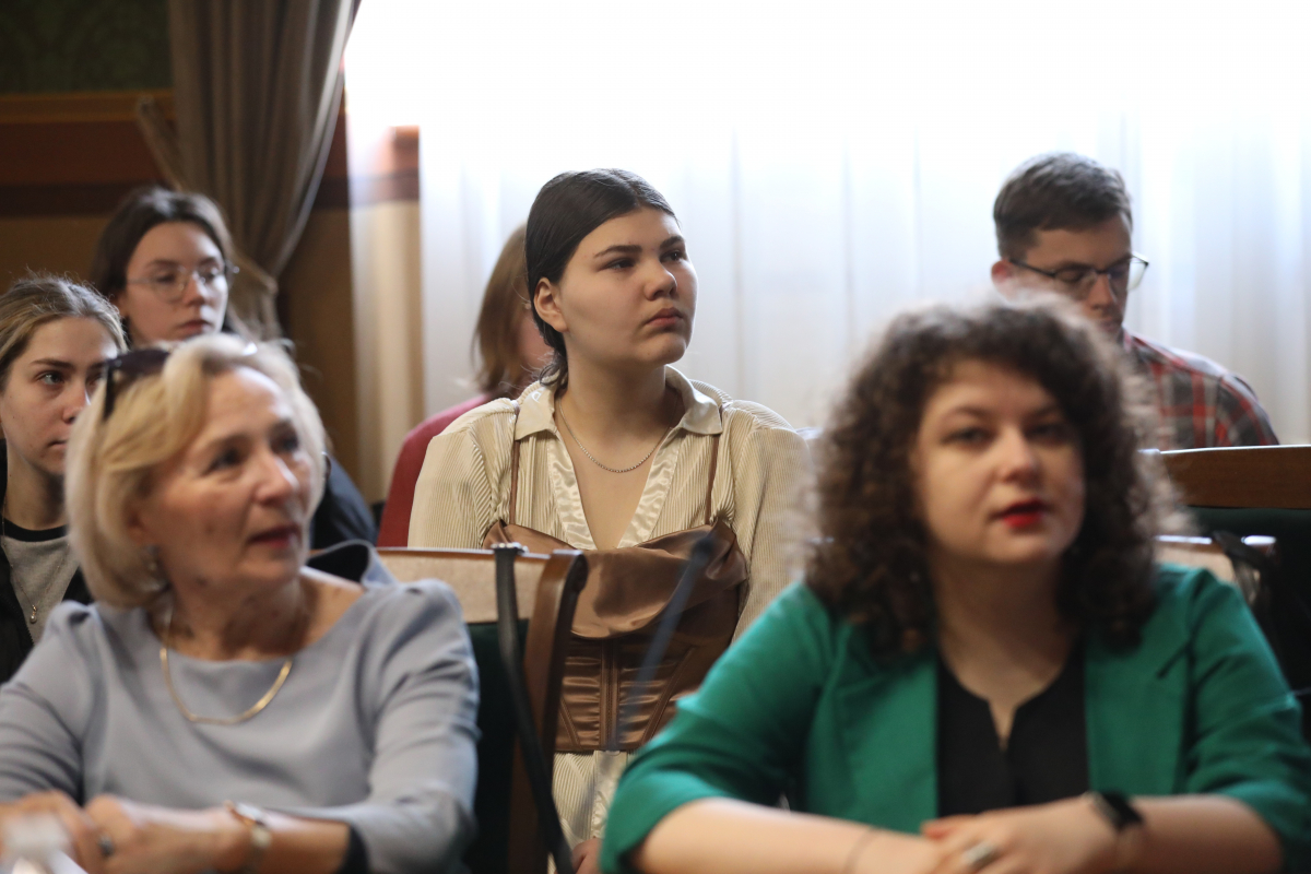 Фото із симпозіуму