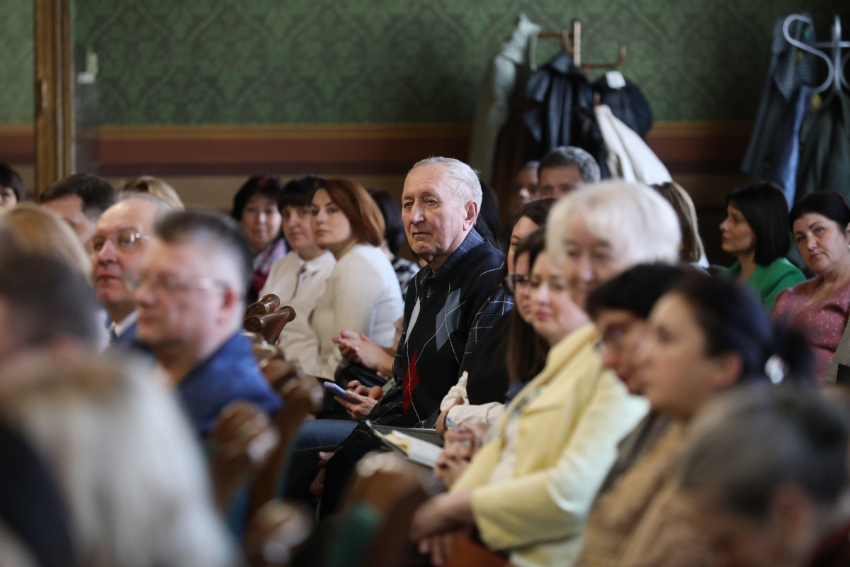 Фото із симпозіуму