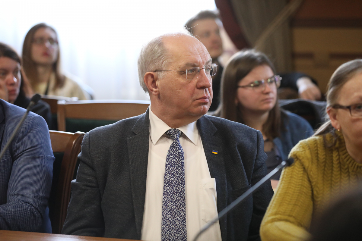 Фото із симпозіуму