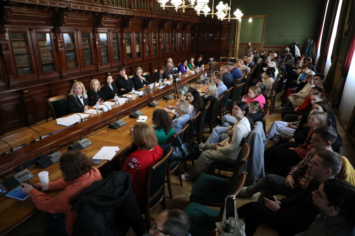 Фото із симпозіуму