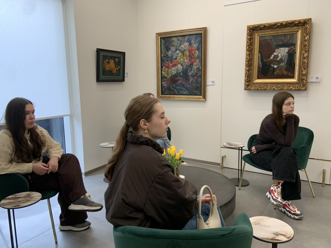 Фото з відвідин галереї