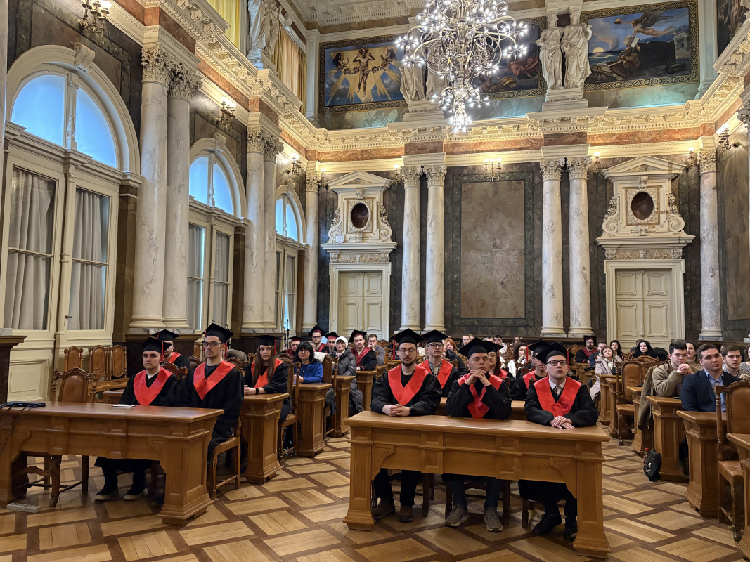 Фото із вручення дипломів