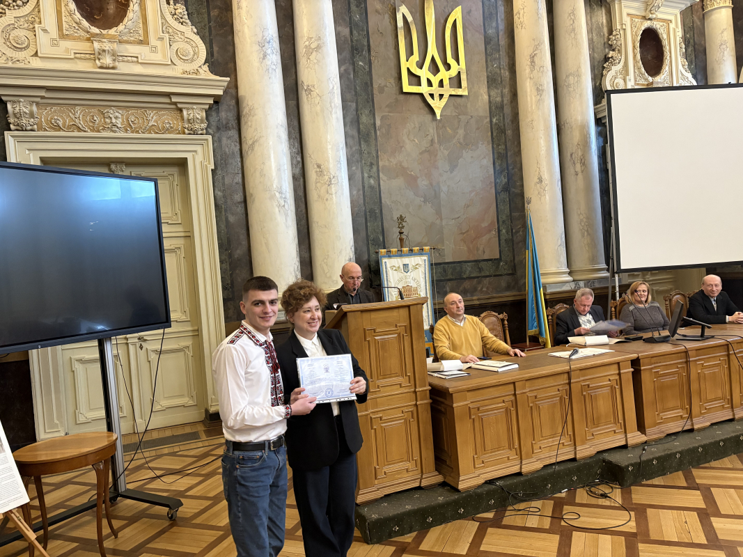 Фото із вручення дипломів