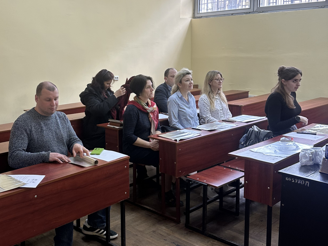 Фото із заходу