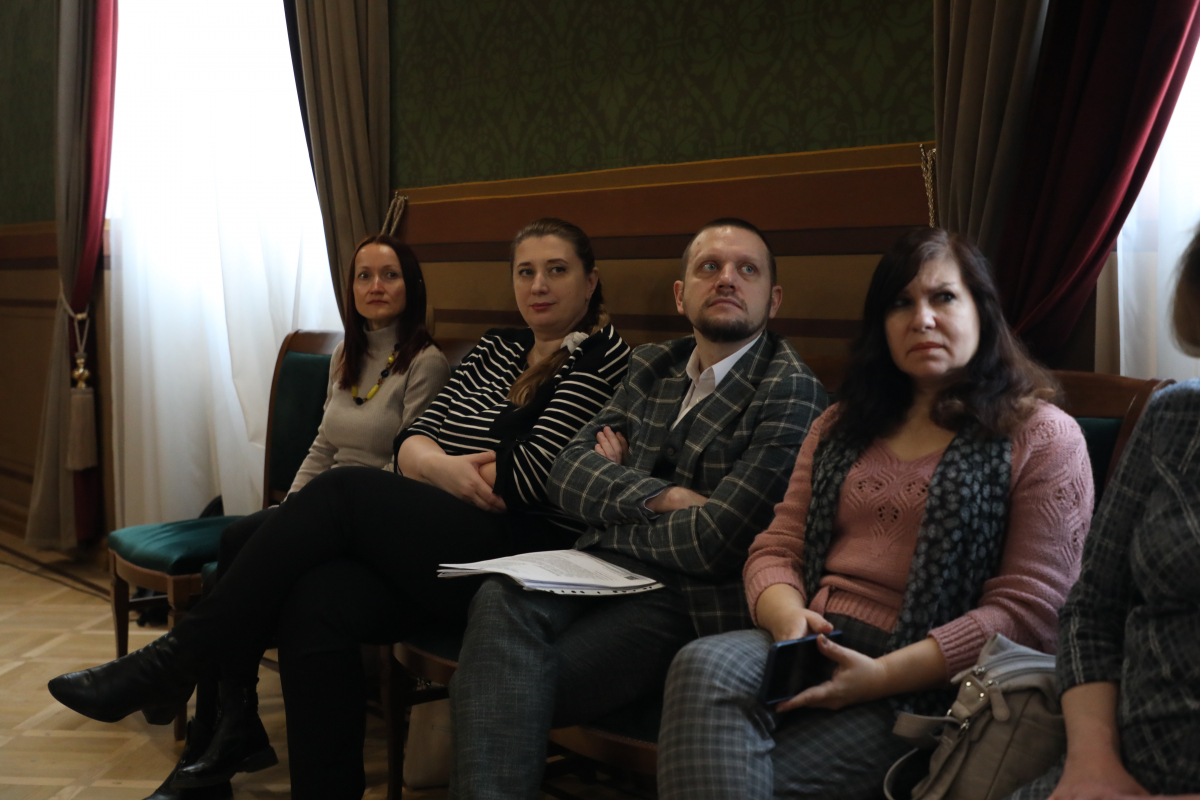 Фото із круглого столу