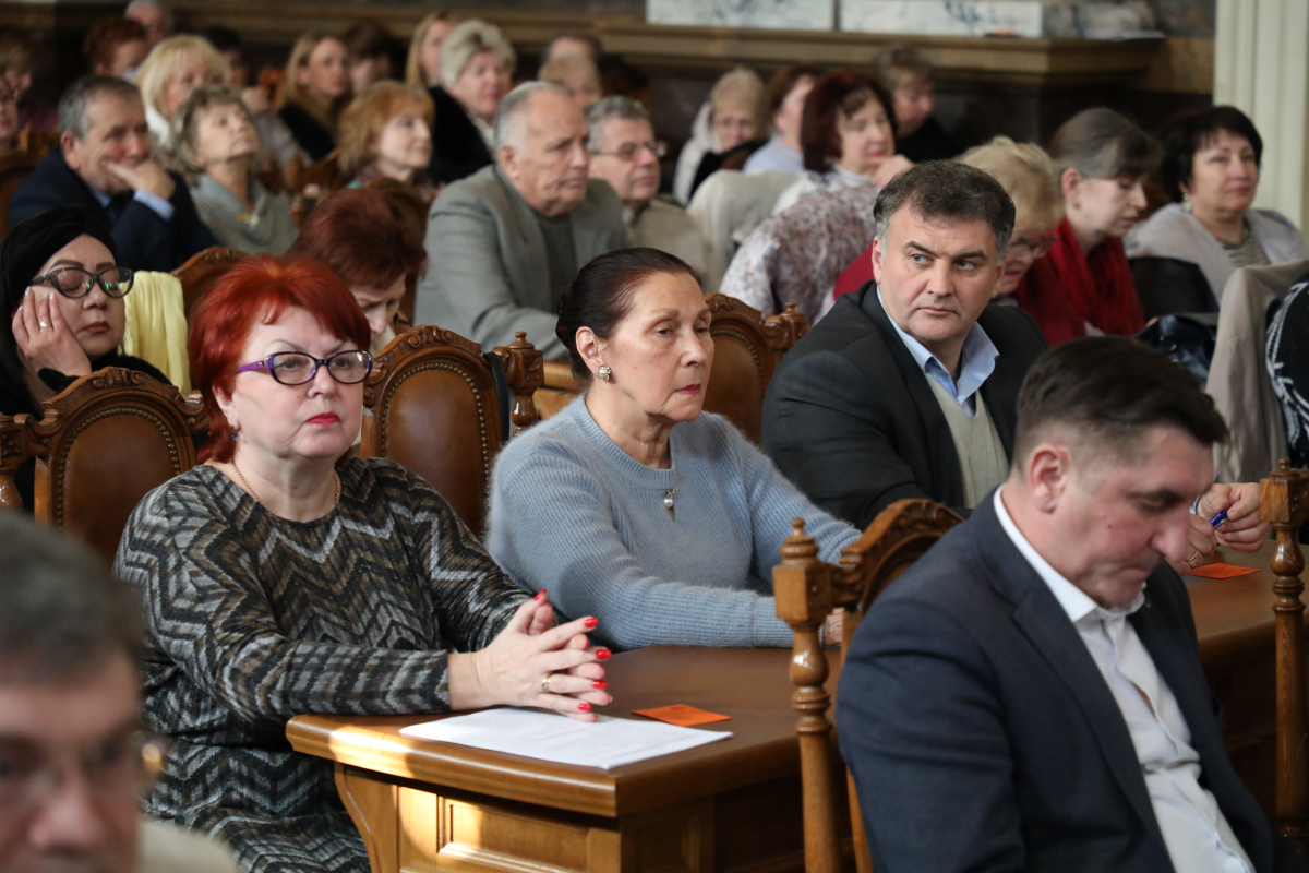 Фото з конференції профспілки