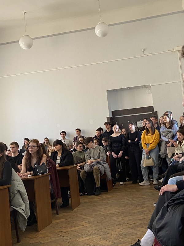 Фото із заходу