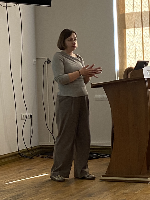 Фото із заходу