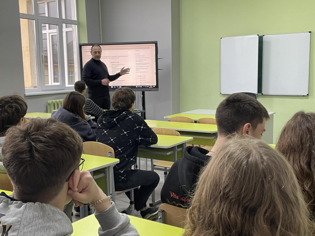 Фото з Днів Політехніки в школі