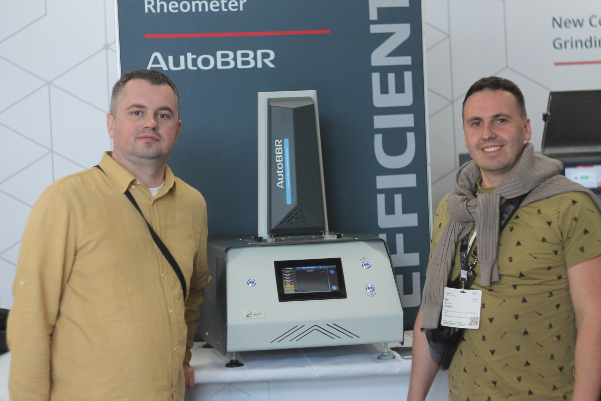 Фото з виставки у Німеччині