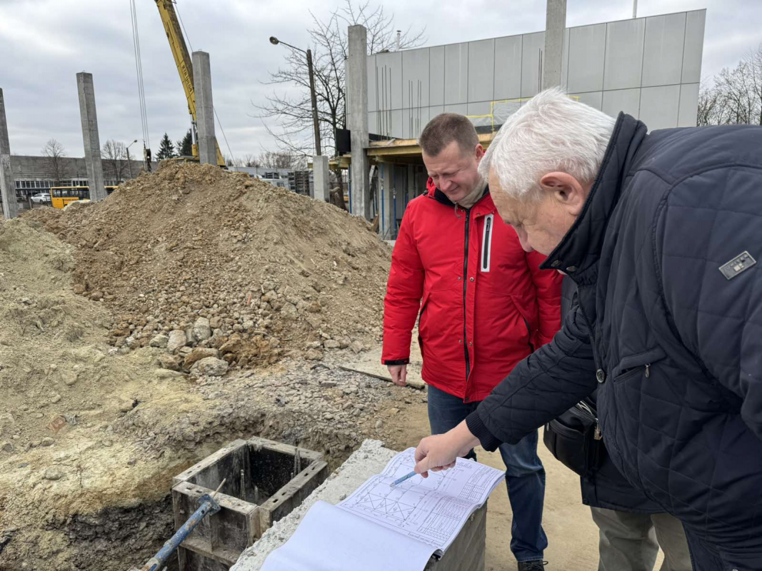 Фото з відвідин будівництва