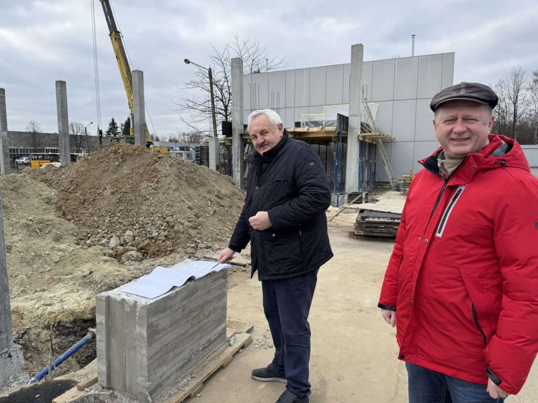 Фото з відвідин будівництва