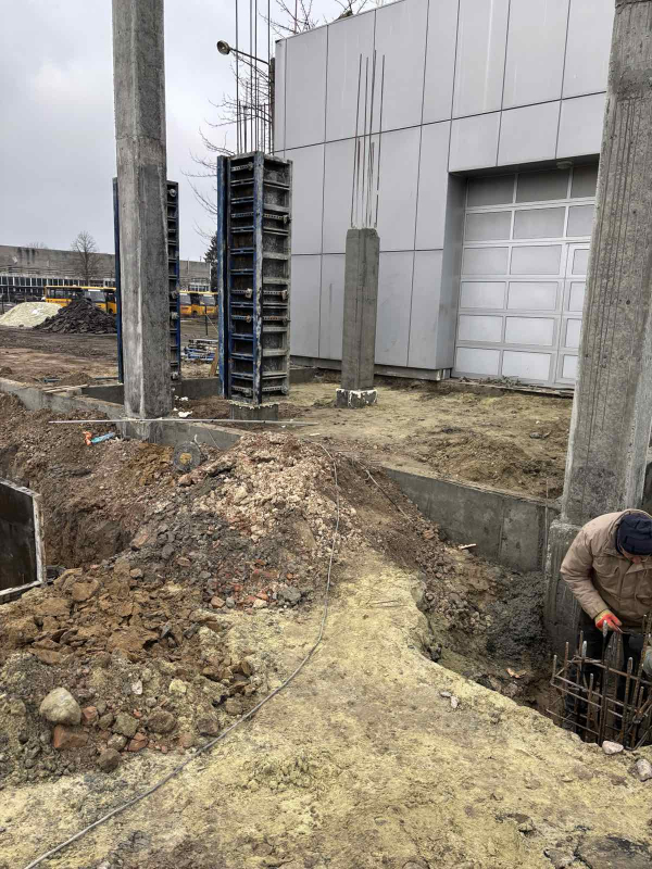 Фото з відвідин будівництва