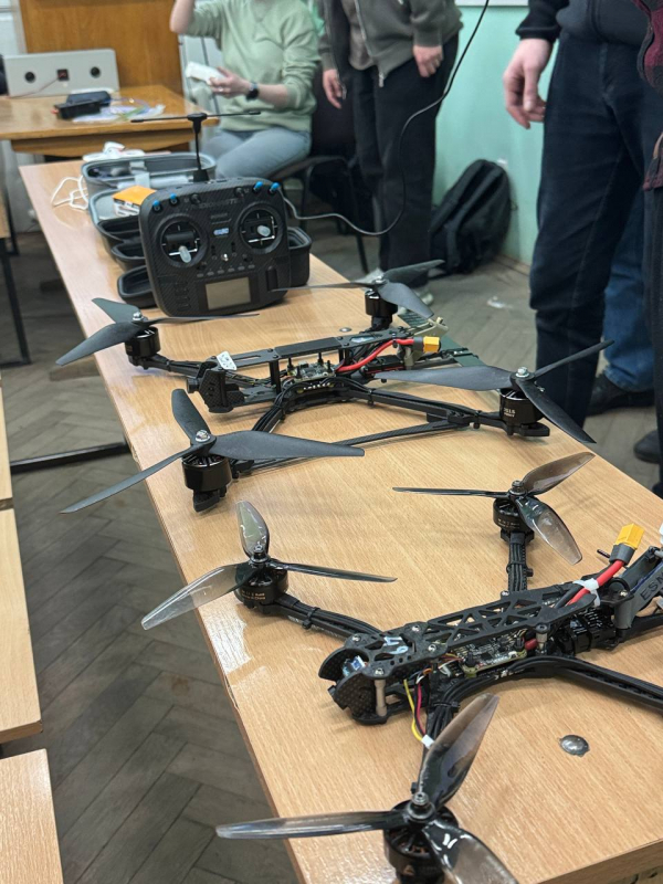 Фото із заходу