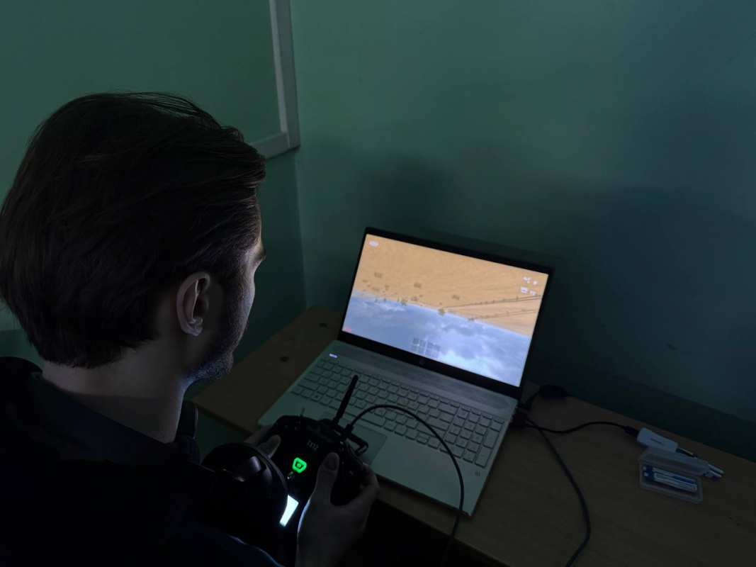 Фото із заходу