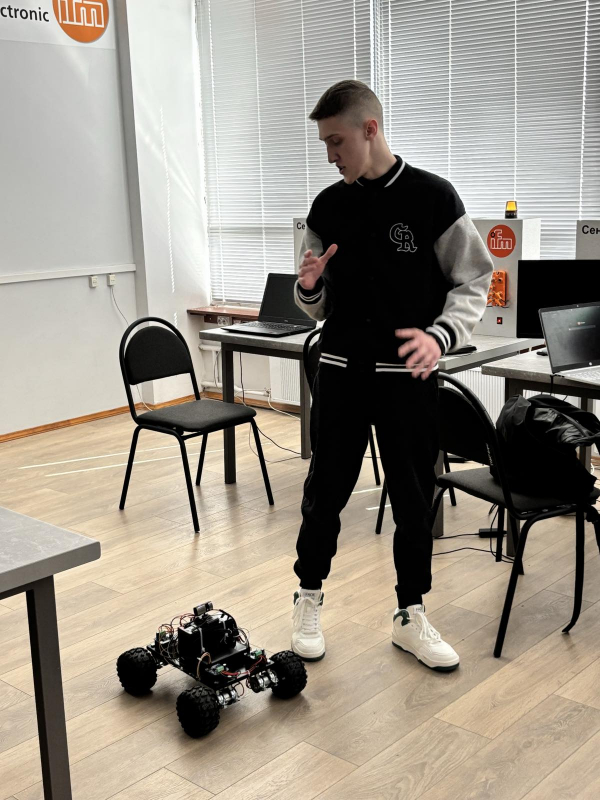 Фото із Дня відкритих дверей