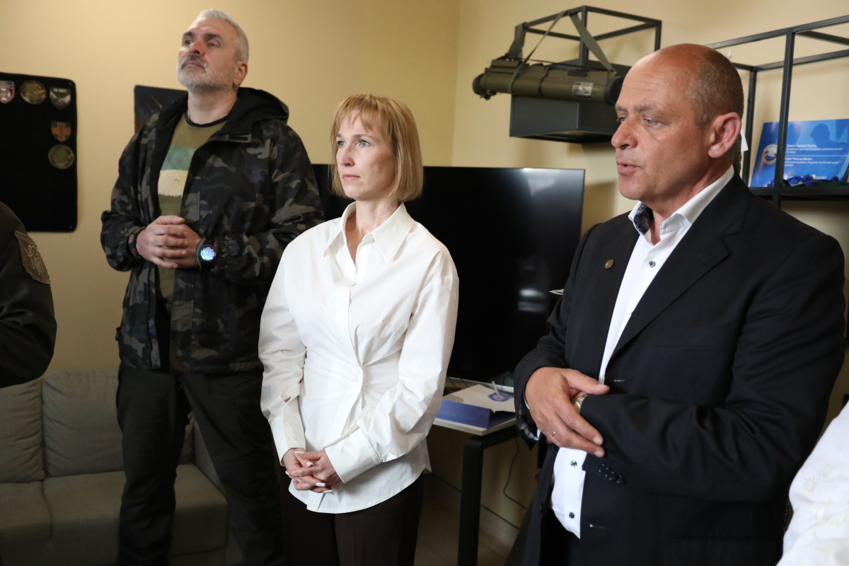 Фото із заходу