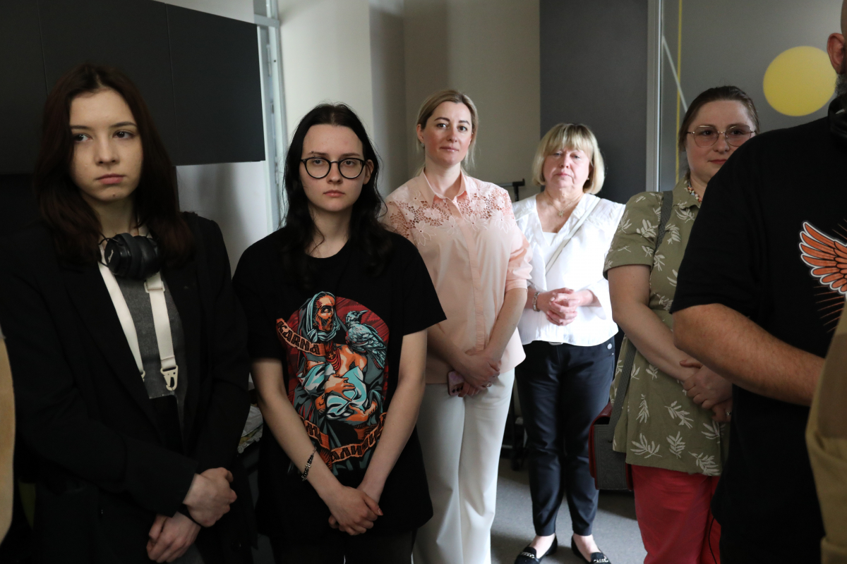 Фото із заходу