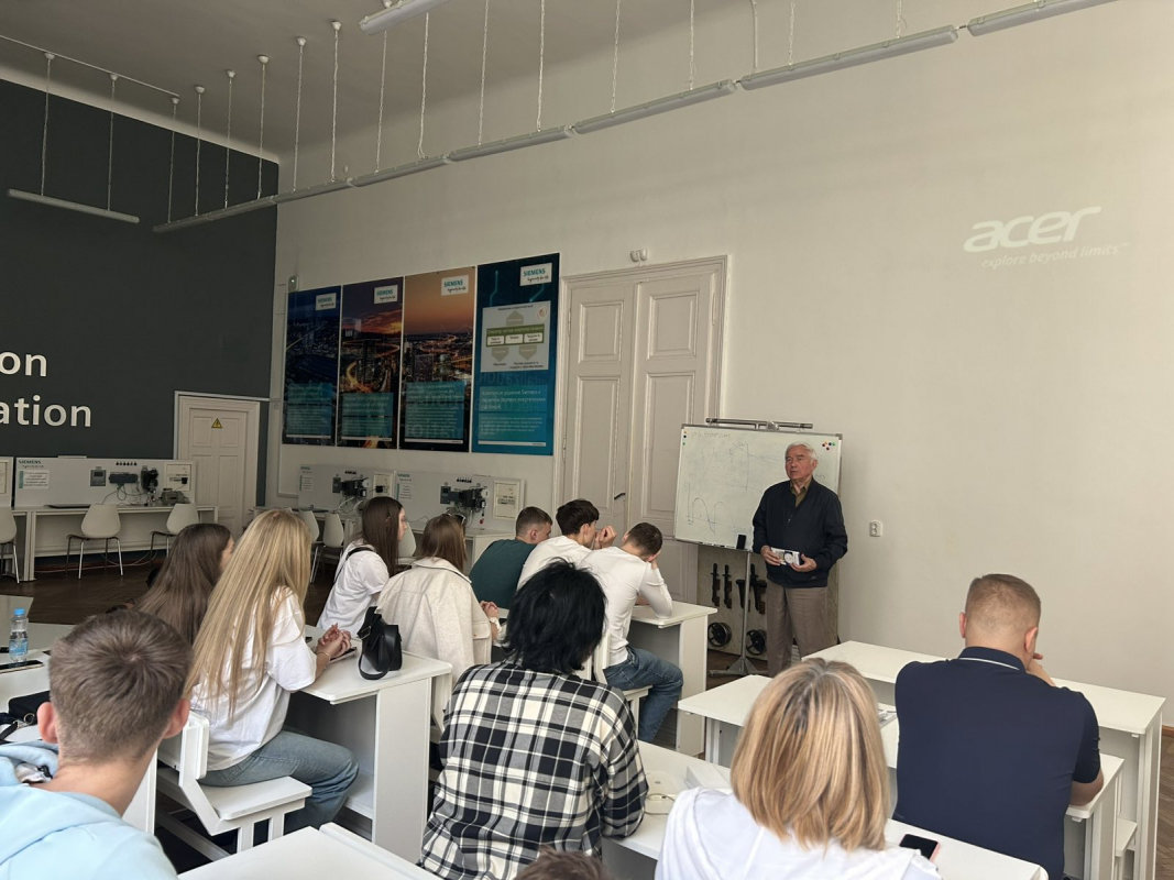 Фото із Дня відкритих дверей