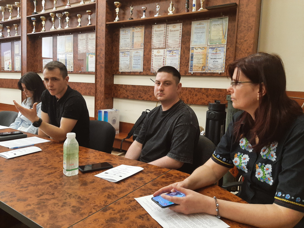 Фото із круглого столу