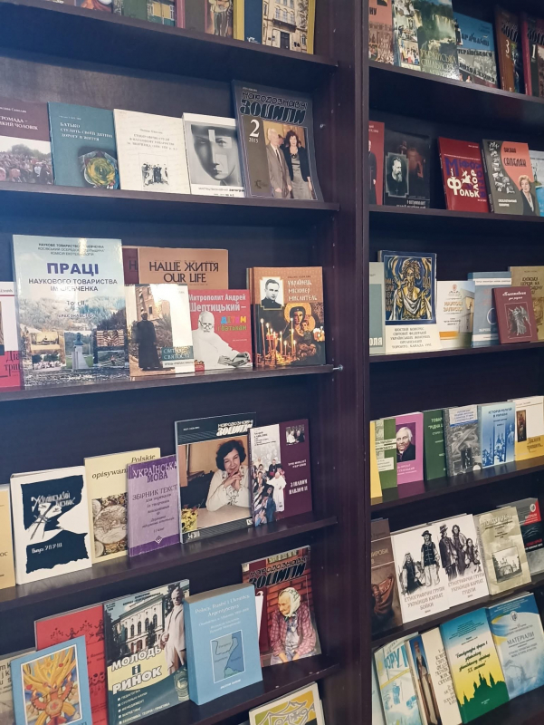 Фото з урочистої академії