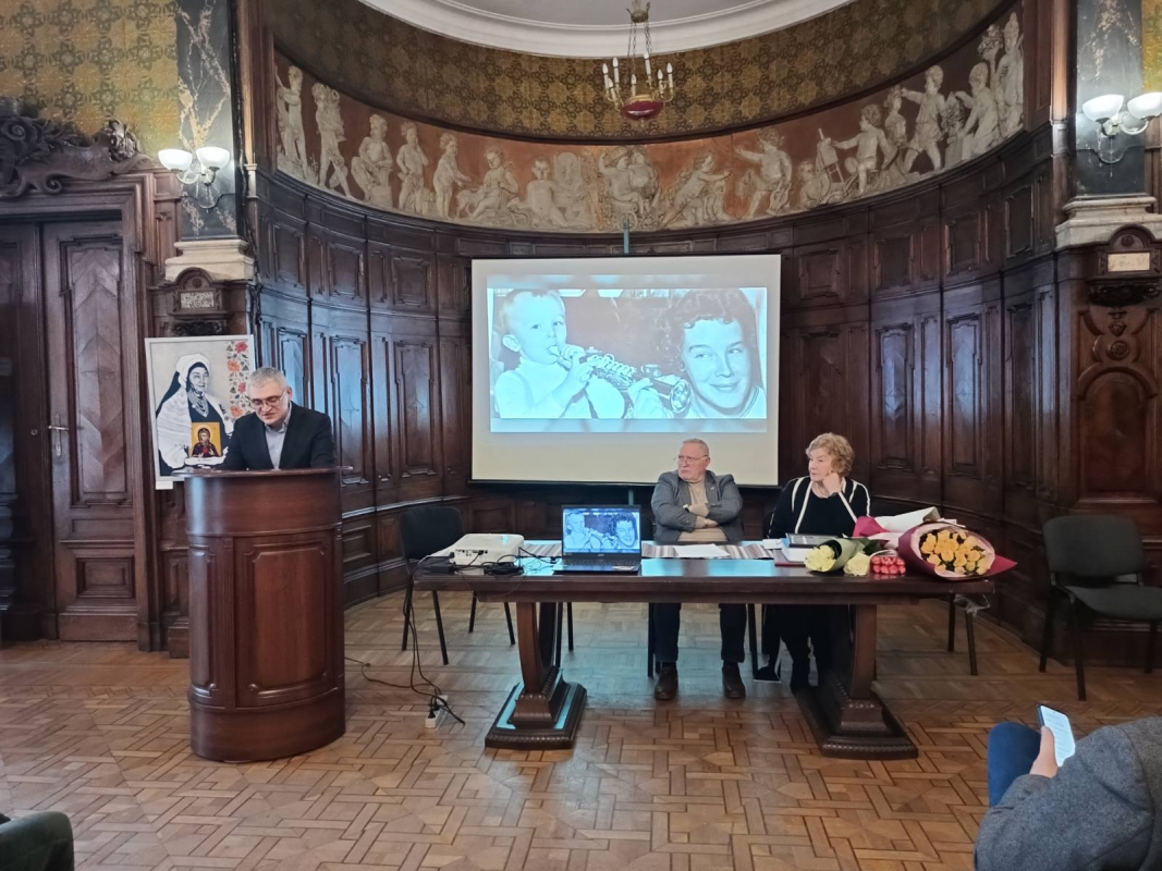 Фото з урочистої академії