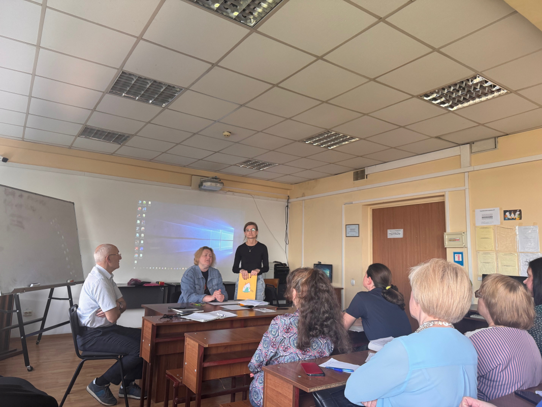 Фото із заходу