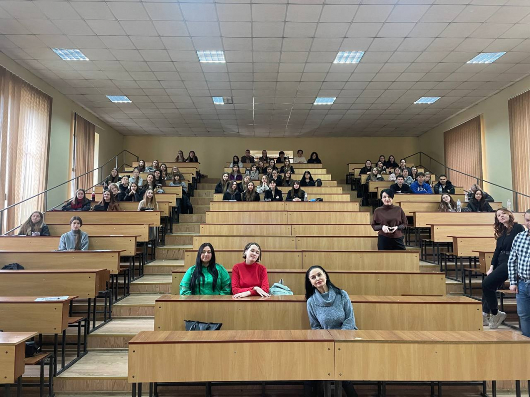 Фото із засідання клубу