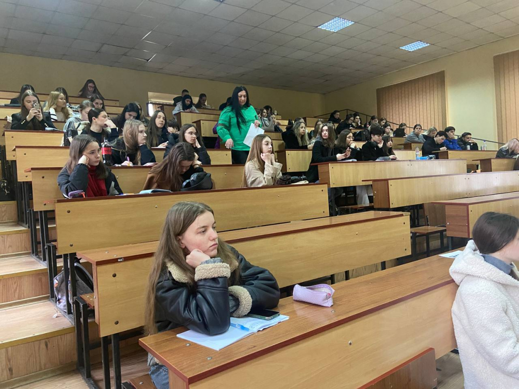 Фото із засідання клубу