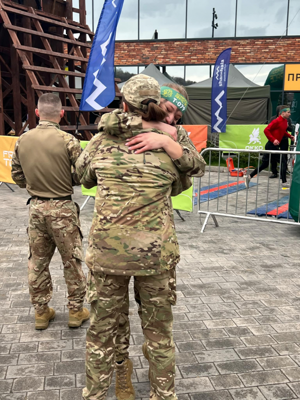 Фото із заходу